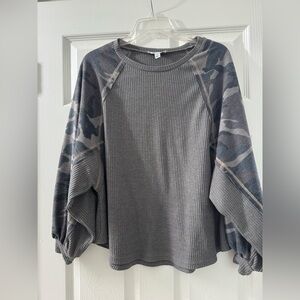 She + sky camp top